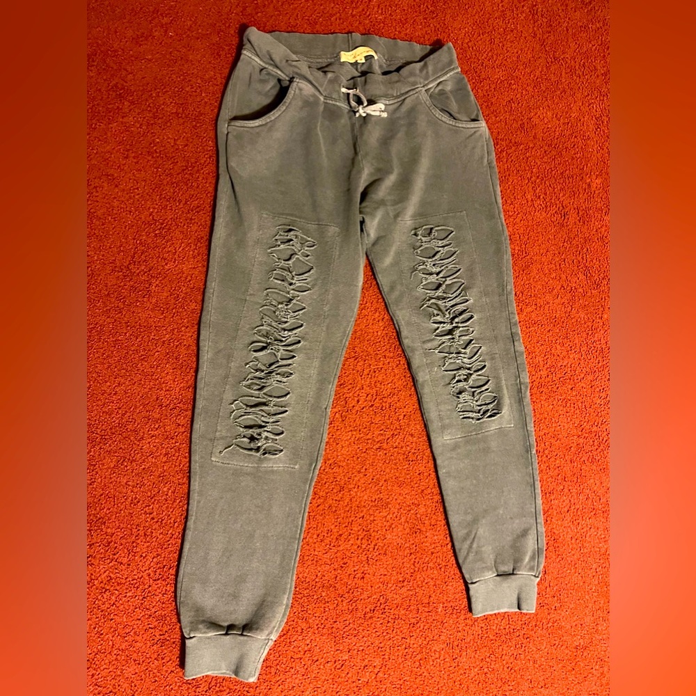 VINTAGE HAVANA Womens ripped sweatpants Size Medium